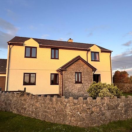 4 Bedroom Detached Farmhouse Mountain Views Beaumaris Bagian luar foto