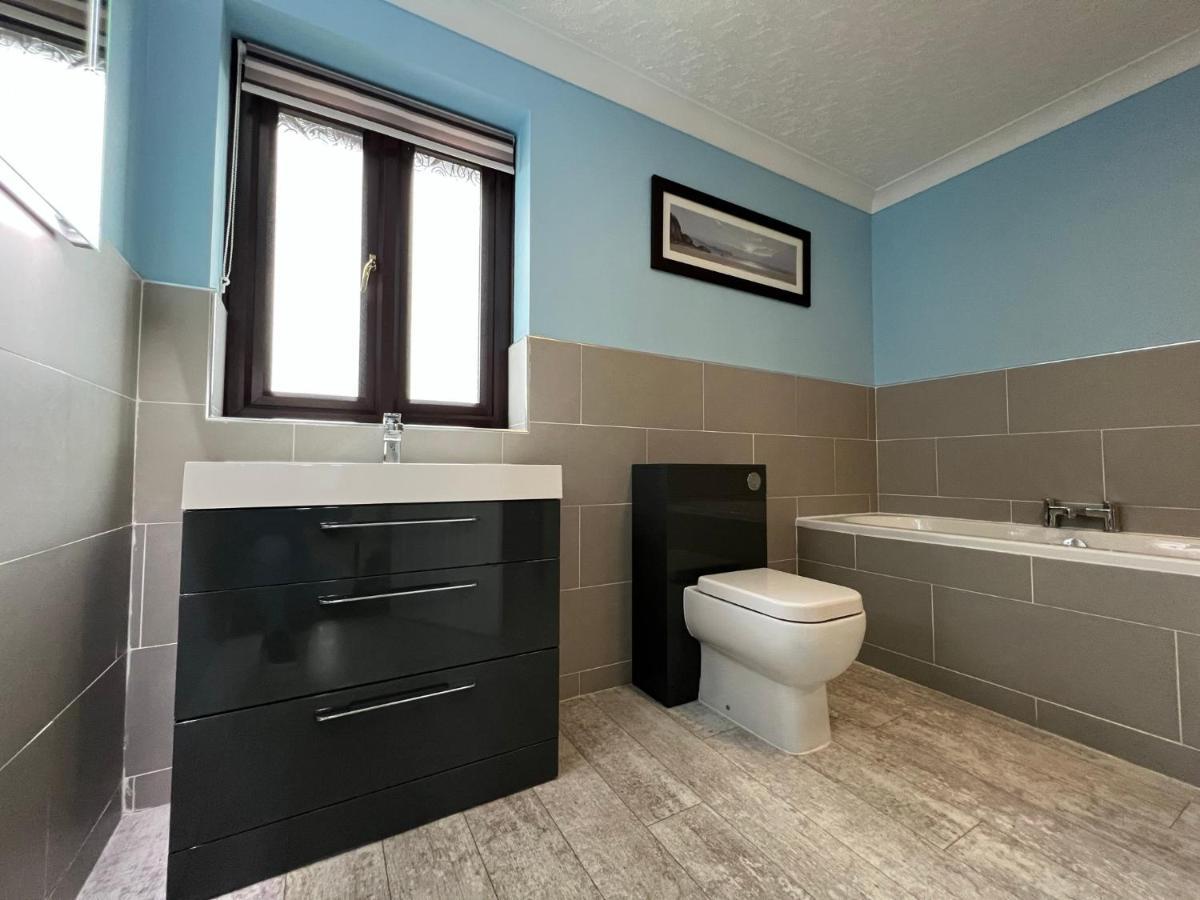 4 Bedroom Detached Farmhouse Mountain Views Beaumaris Bagian luar foto