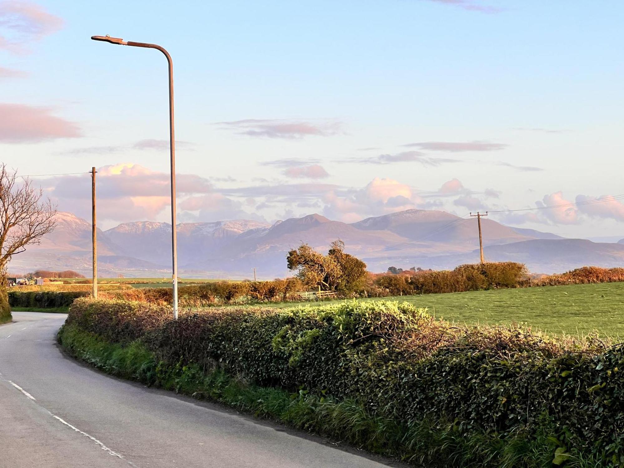 4 Bedroom Detached Farmhouse Mountain Views Beaumaris Bagian luar foto