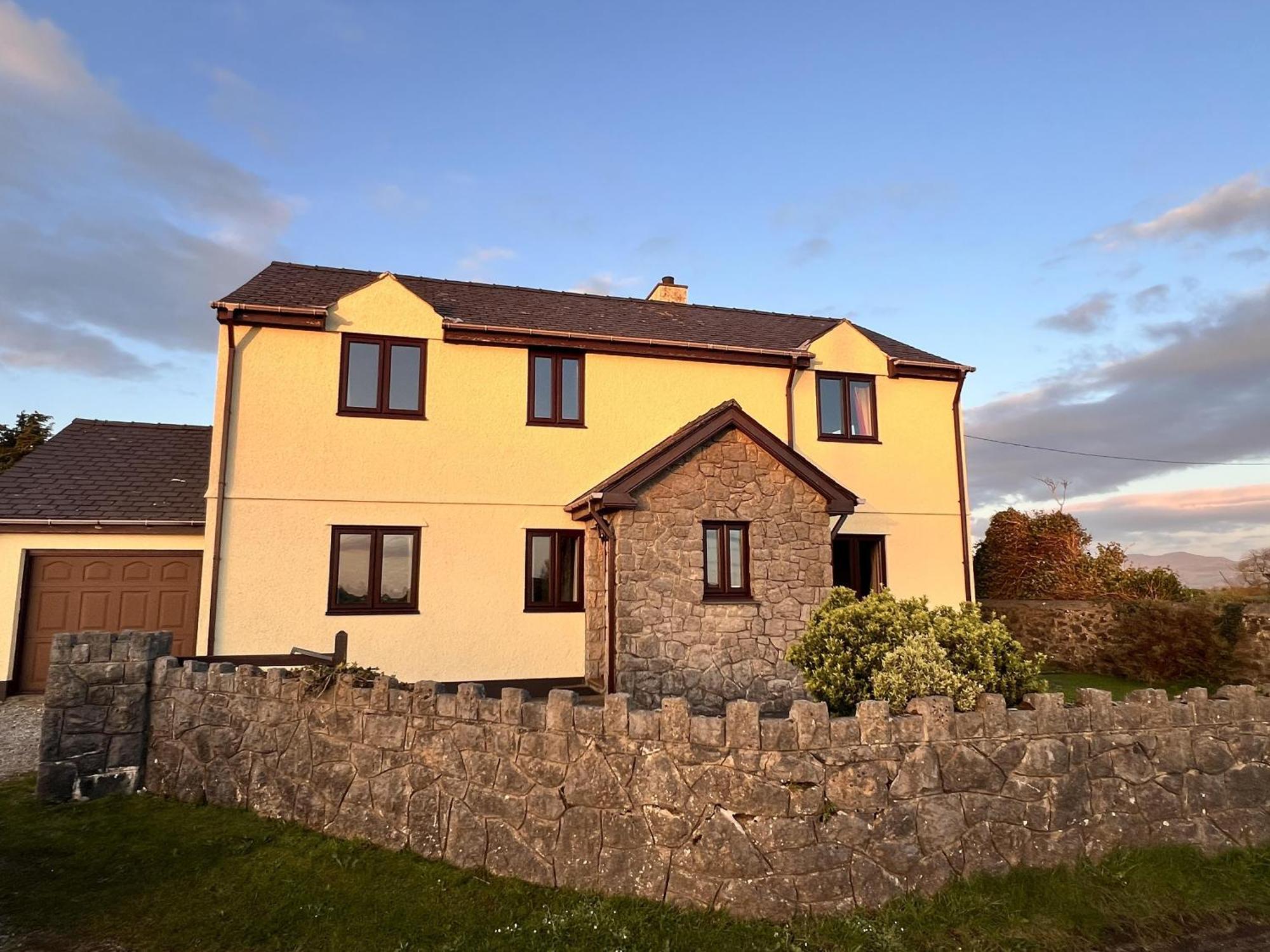 4 Bedroom Detached Farmhouse Mountain Views Beaumaris Bagian luar foto