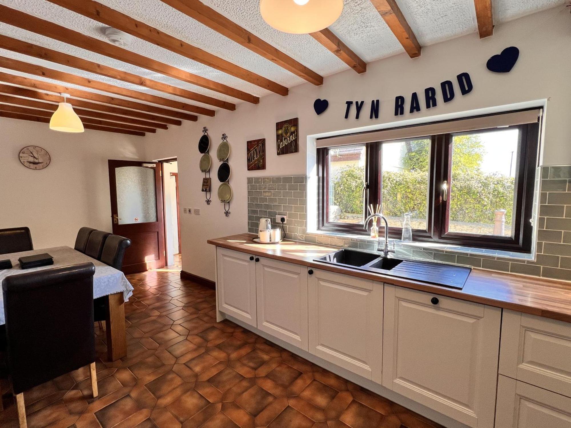 4 Bedroom Detached Farmhouse Mountain Views Beaumaris Bagian luar foto